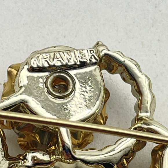 Vintage Kramer Brooch Circular Lavender Aurora Borealis Rhinestones Gold Tone - Picture 6 of 7